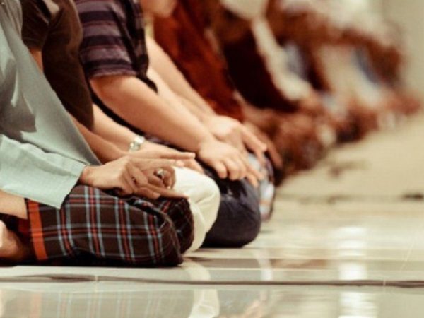 18 Keutamaan dalam Rangkaian Shalat Berjama'ah